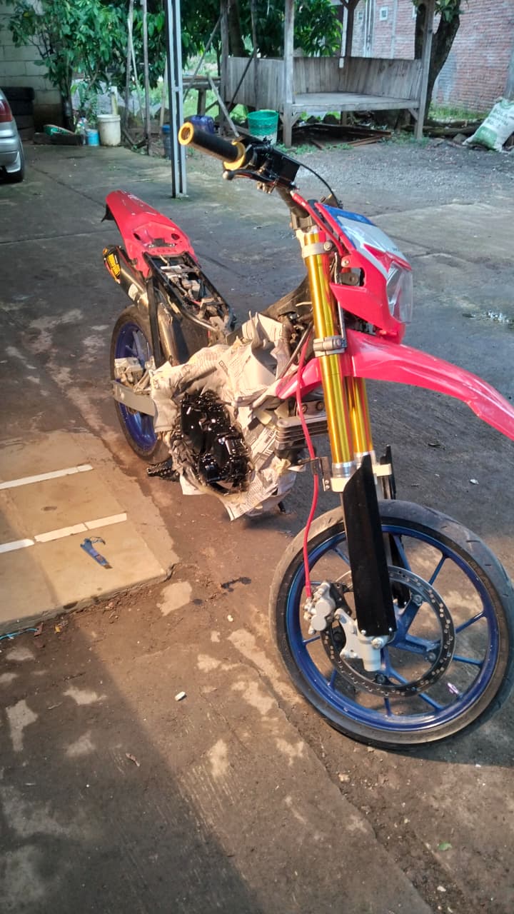 Cat Mesin Montor